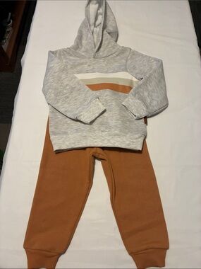 Lila & Jack Kids Hooded Sweatshirt & Jogger Set - Heather Gray and Brown